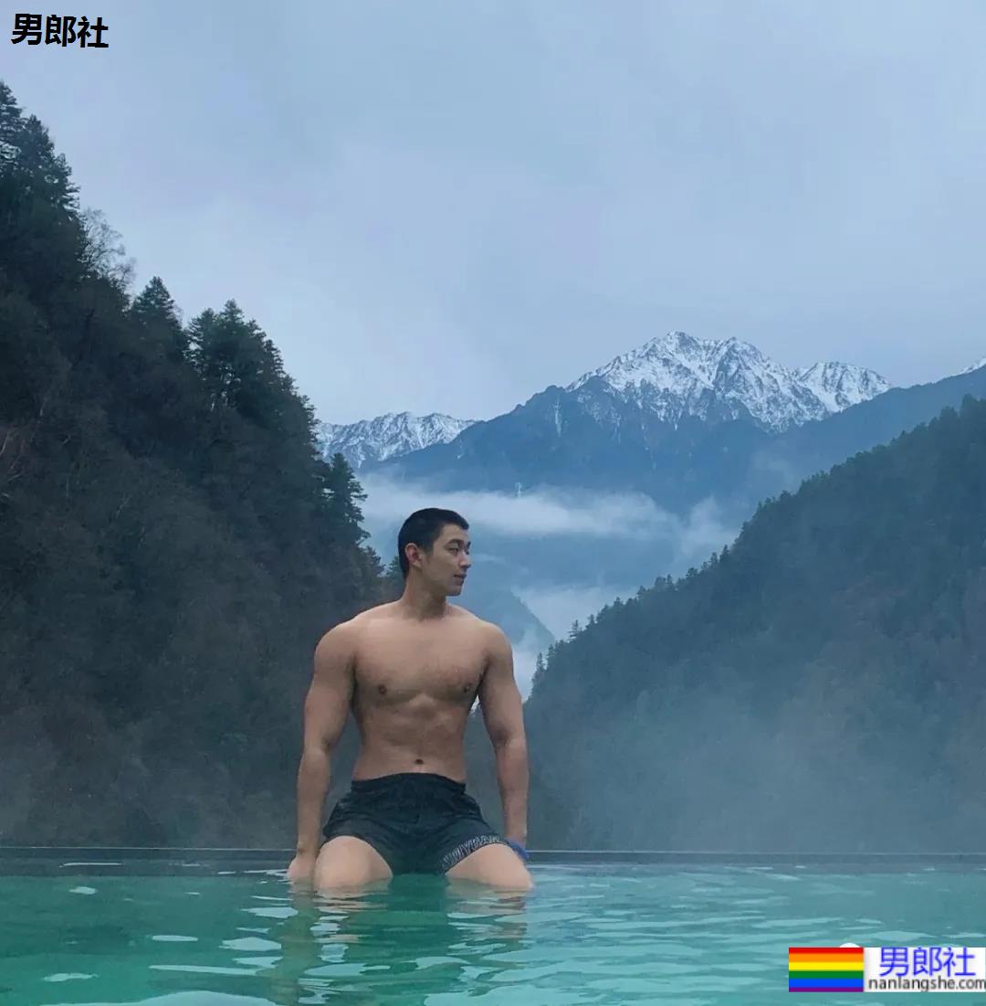 专访网红帅哥刘聪:寸头男生到底有多欲!四川屈楚萧太爱了! - 51虹马 专访网红帅哥刘聪:寸头男生到底有多欲!四川屈楚萧太爱了! - 51虹马