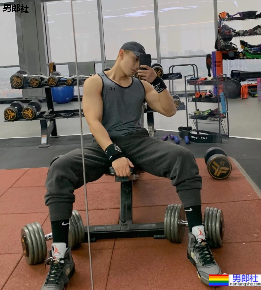 专访网红帅哥刘聪:寸头男生到底有多欲!四川屈楚萧太爱了! - 51虹马 专访网红帅哥刘聪:寸头男生到底有多欲!四川屈楚萧太爱了! - 51虹马