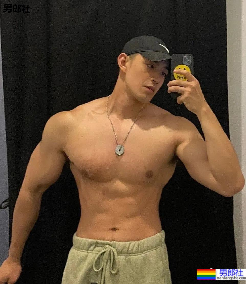 专访网红帅哥刘聪:寸头男生到底有多欲!四川屈楚萧太爱了! - 51虹马 专访网红帅哥刘聪:寸头男生到底有多欲!四川屈楚萧太爱了! - 51虹马