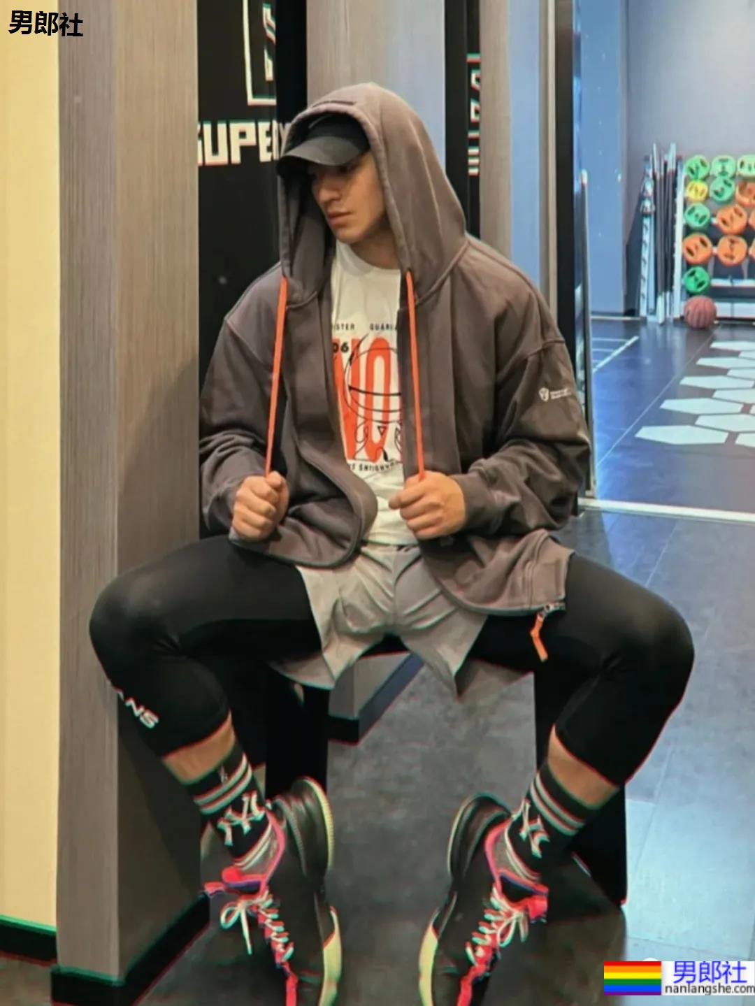 专访网红帅哥刘聪:寸头男生到底有多欲!四川屈楚萧太爱了! - 51虹马 专访网红帅哥刘聪:寸头男生到底有多欲!四川屈楚萧太爱了! - 51虹马