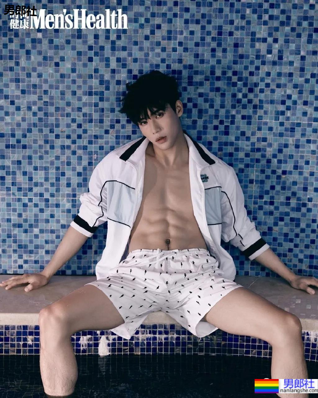 正装骑马小哥六块腹肌走红网络！颜正条顺的肌肉小狼狗，网友都睡不着了！ - 51虹马