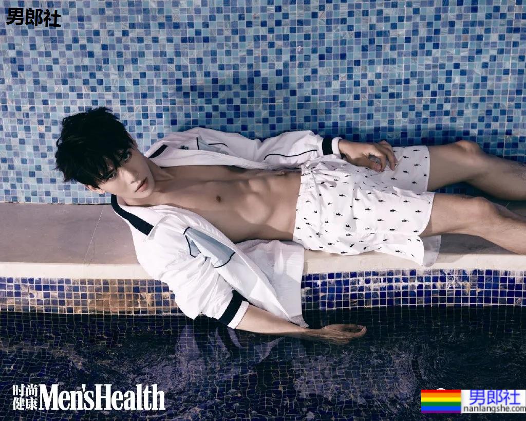 正装骑马小哥六块腹肌走红网络！颜正条顺的肌肉小狼狗，网友都睡不着了！ - 51虹马