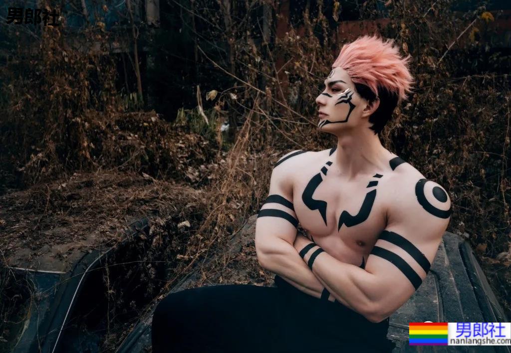 别只盯“肌肉菩萨”，这位超帅“肌肉和尚”的腱子肉，也太太太可了！ - 51虹马