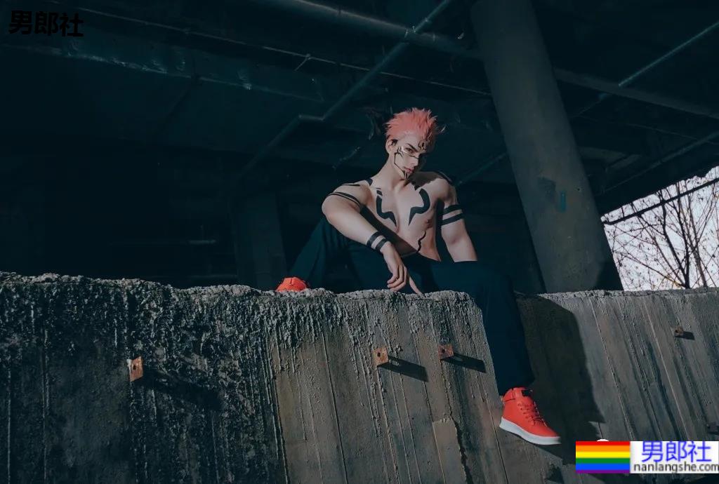 别只盯“肌肉菩萨”，这位超帅“肌肉和尚”的腱子肉，也太太太可了！ - 51虹马