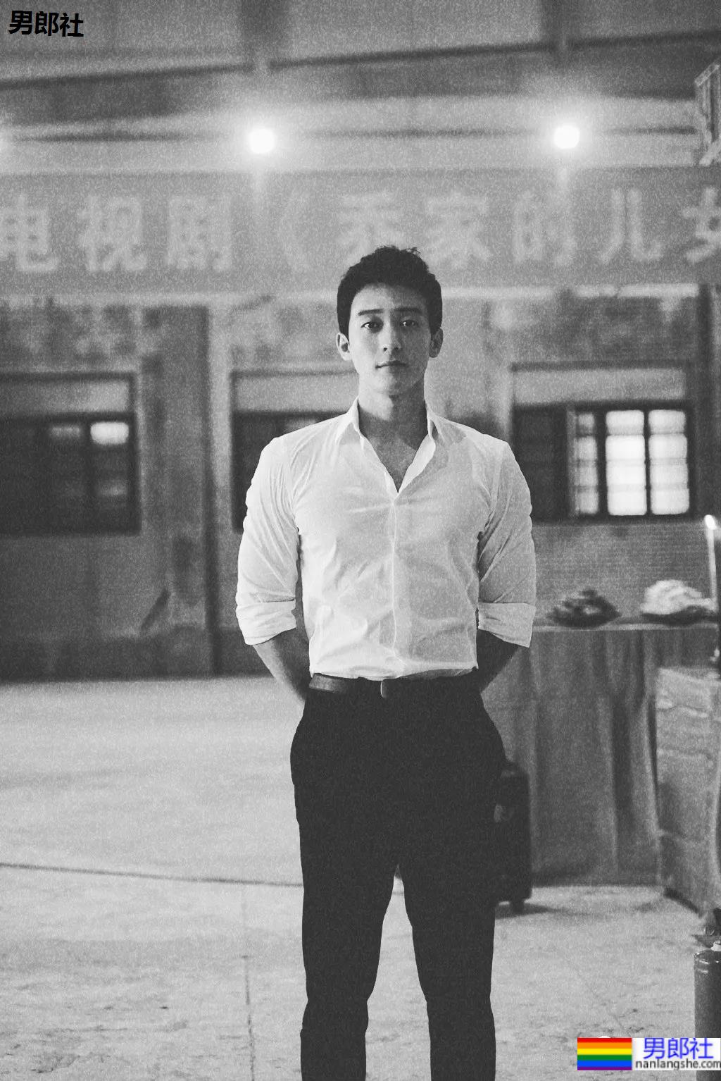 肌肉渣男戚成钢火了!189CM某音长腿男神早期视频被扒,这身子绝了…… - 51虹马 肌肉渣男戚成钢火了!189CM某音长腿男神早期视频被扒,这身子绝了…… - 51虹马