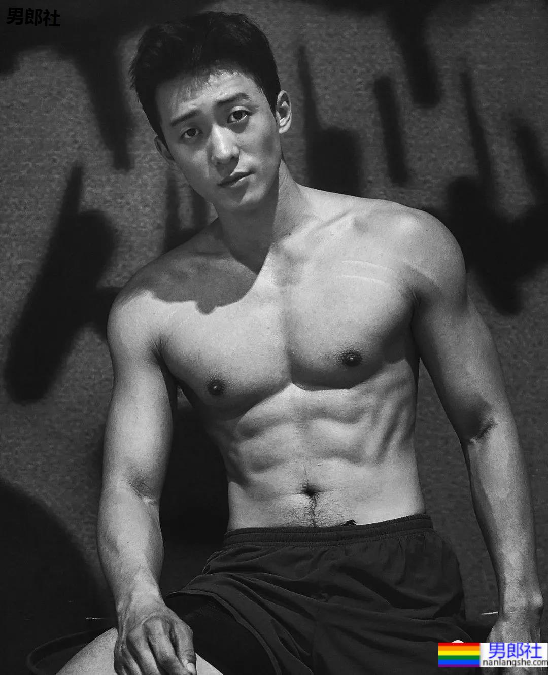 肌肉渣男戚成钢火了!189CM某音长腿男神早期视频被扒,这身子绝了…… - 51虹马 肌肉渣男戚成钢火了!189CM某音长腿男神早期视频被扒,这身子绝了…… - 51虹马