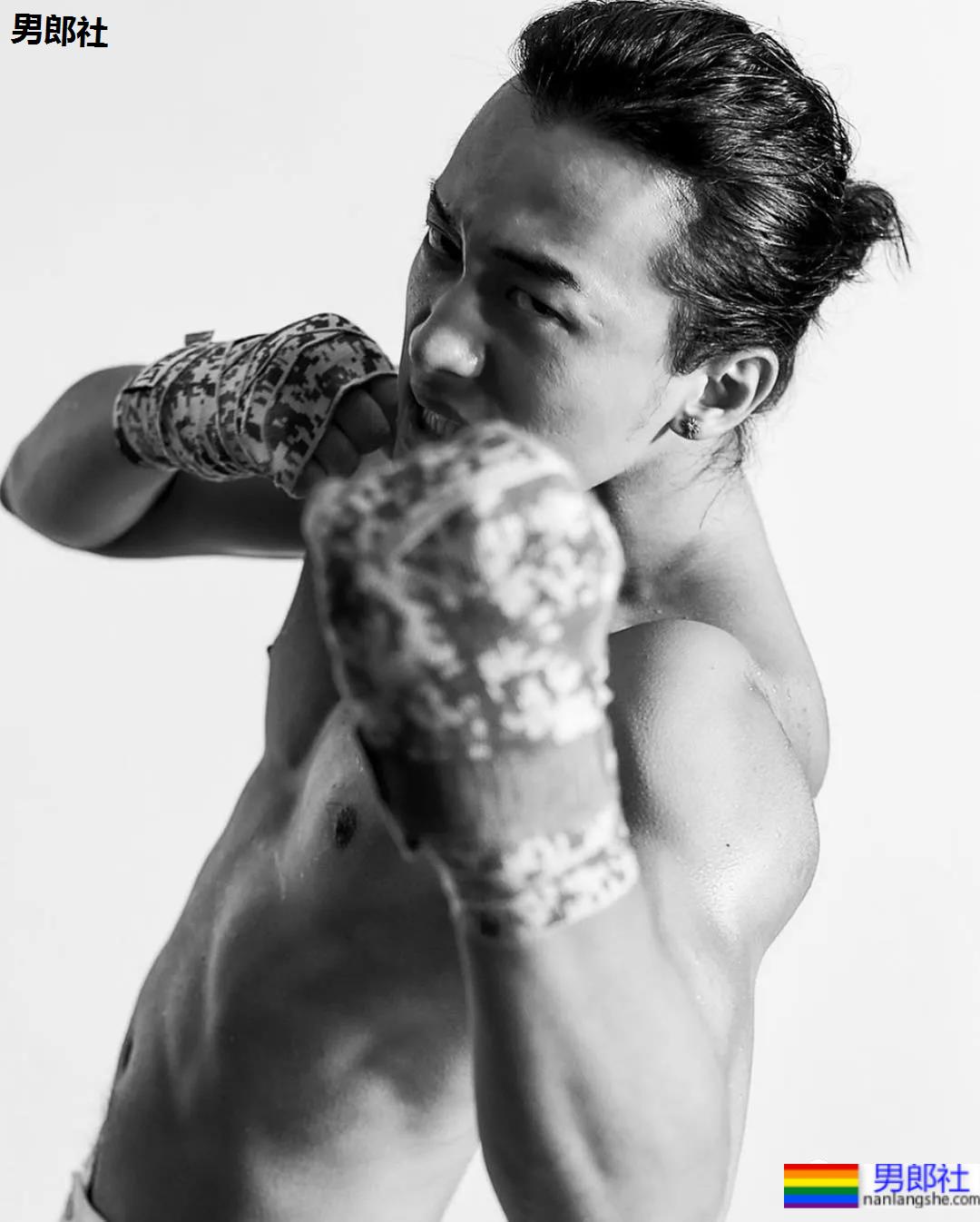 肌肉渣男戚成钢火了!189CM某音长腿男神早期视频被扒,这身子绝了…… - 51虹马 肌肉渣男戚成钢火了!189CM某音长腿男神早期视频被扒,这身子绝了…… - 51虹马