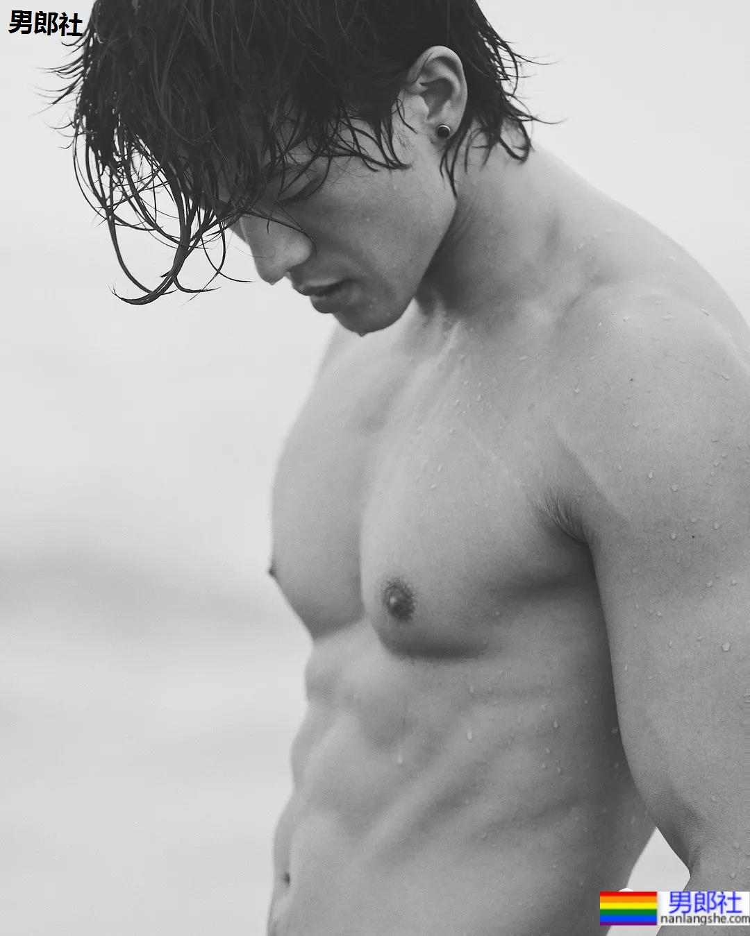 肌肉渣男戚成钢火了!189CM某音长腿男神早期视频被扒,这身子绝了…… - 51虹马 肌肉渣男戚成钢火了!189CM某音长腿男神早期视频被扒,这身子绝了…… - 51虹马