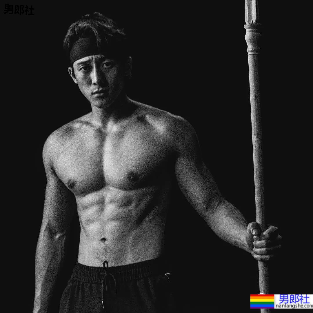 肌肉渣男戚成钢火了!189CM某音长腿男神早期视频被扒,这身子绝了…… - 51虹马 肌肉渣男戚成钢火了!189CM某音长腿男神早期视频被扒,这身子绝了…… - 51虹马