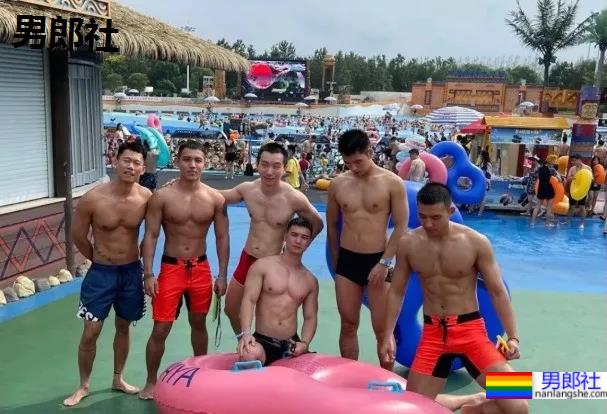 北京肌肉教练爆红推特，参加水上肌肉趴又火了！ - 51虹马