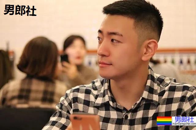 正装肌肉小哥引发舔屏,曾经的“素人整容模板”身材好成这样了! - 51虹马 正装肌肉小哥引发舔屏,曾经的“素人整容模板”身材好成这样了! - 51虹马