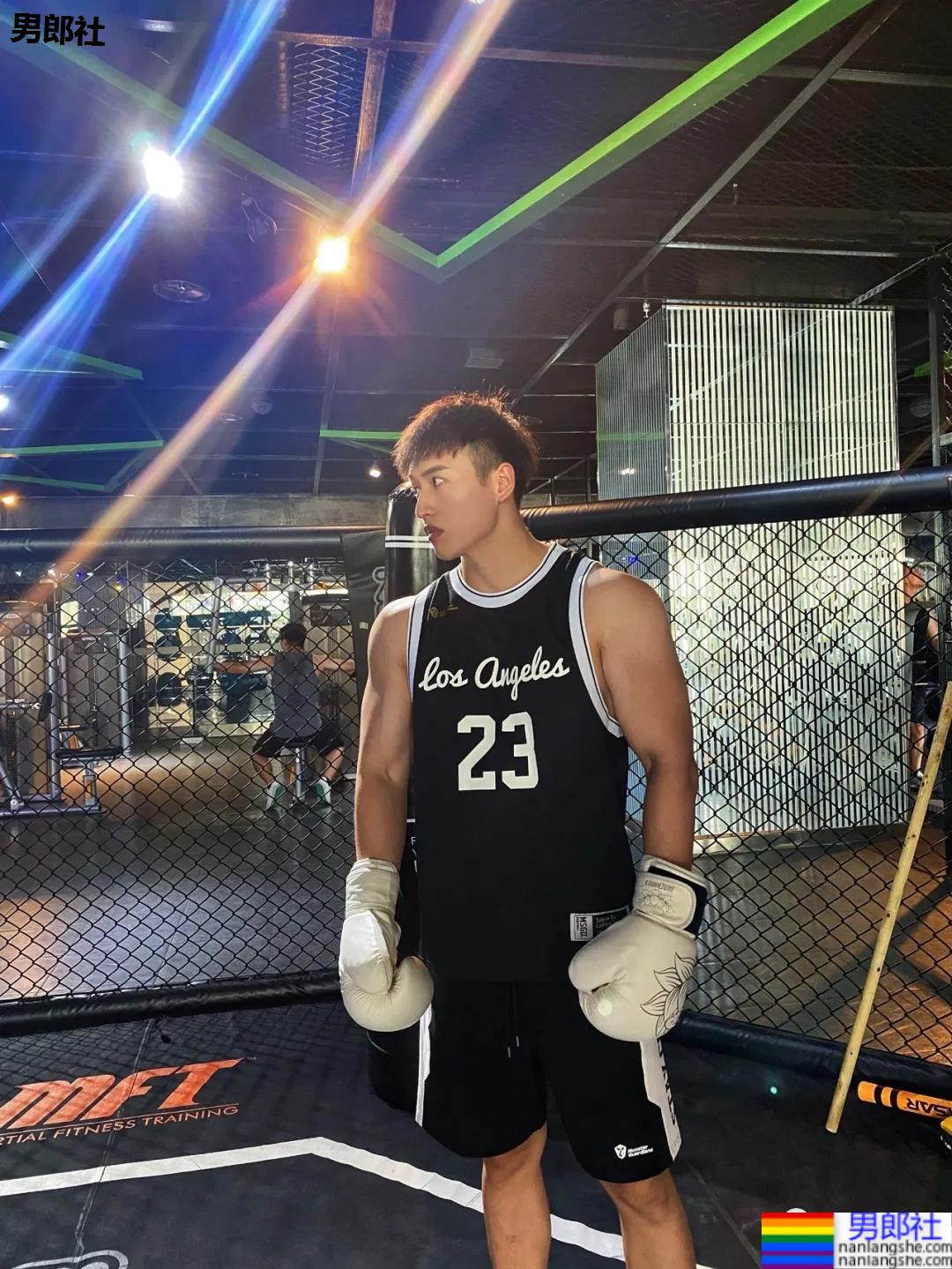 能打拳会做饭还有男友标准身材，了解一下？ - 51虹马