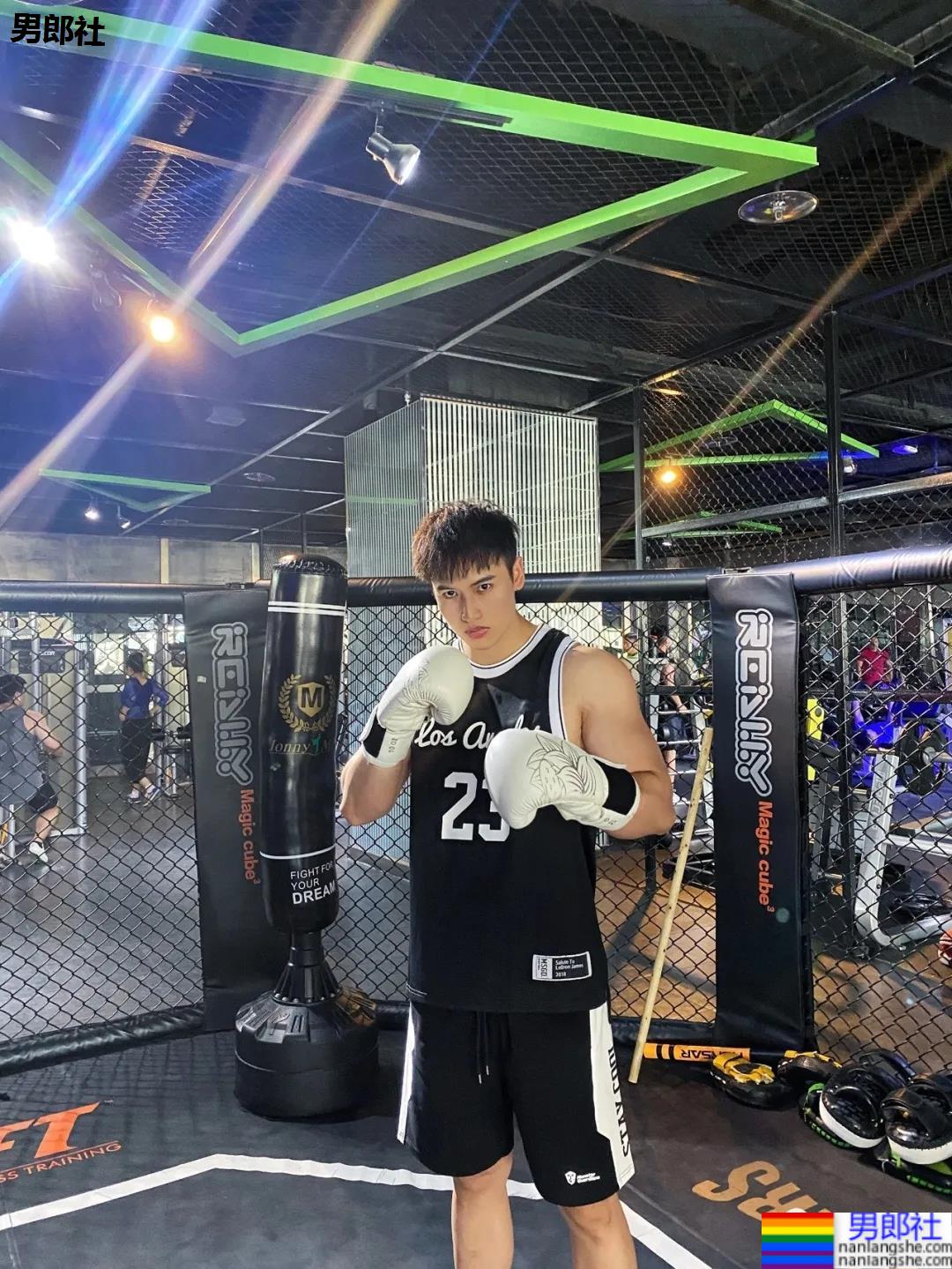 能打拳会做饭还有男友标准身材，了解一下？ - 51虹马