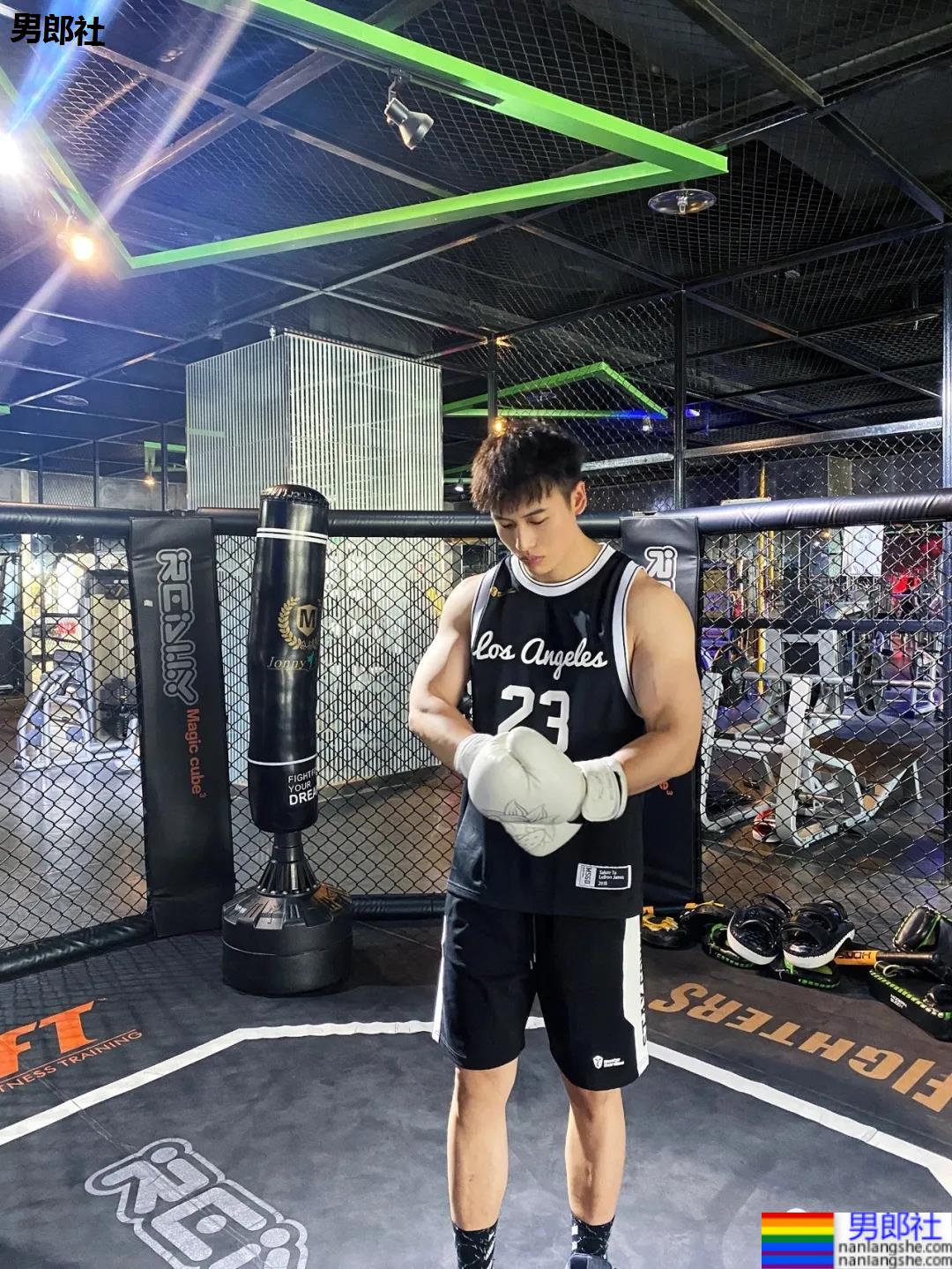 能打拳会做饭还有男友标准身材，了解一下？ - 51虹马