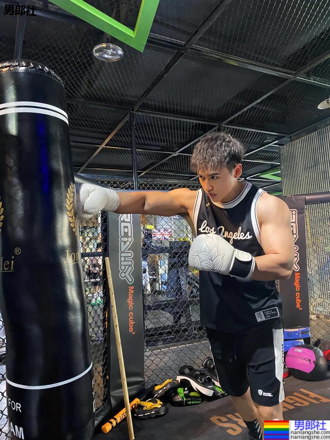 能打拳会做饭还有男友标准身材，了解一下？ - 51虹马