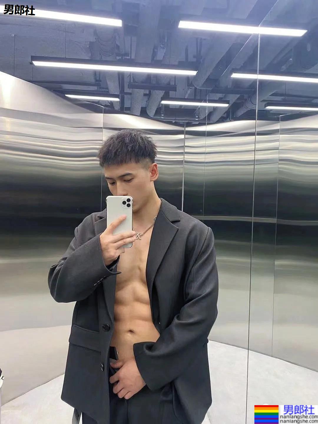 能打拳会做饭还有男友标准身材，了解一下？ - 51虹马