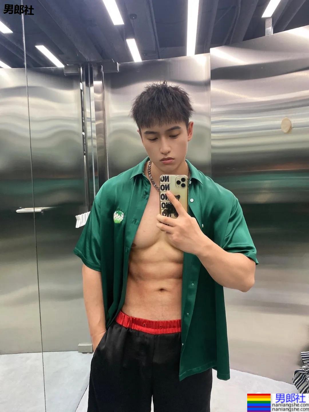 能打拳会做饭还有男友标准身材，了解一下？ - 51虹马