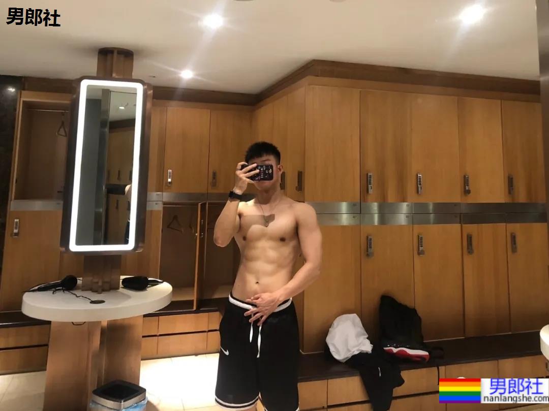 六块腹肌体育生私教,你要做他的健身CP吗? - 51虹马 六块腹肌体育生私教,你要做他的健身CP吗? - 51虹马