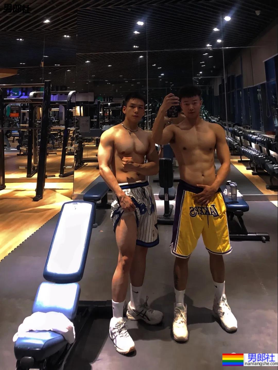 六块腹肌体育生私教,你要做他的健身CP吗? - 51虹马 六块腹肌体育生私教,你要做他的健身CP吗? - 51虹马