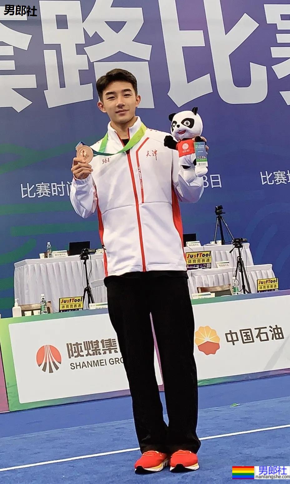 00后武术体育生火了!穿泳裤拍腱子肉写真,好一个翘屁嫩男! - 51虹马 00后武术体育生火了!穿泳裤拍腱子肉写真,好一个翘屁嫩男! - 51虹马