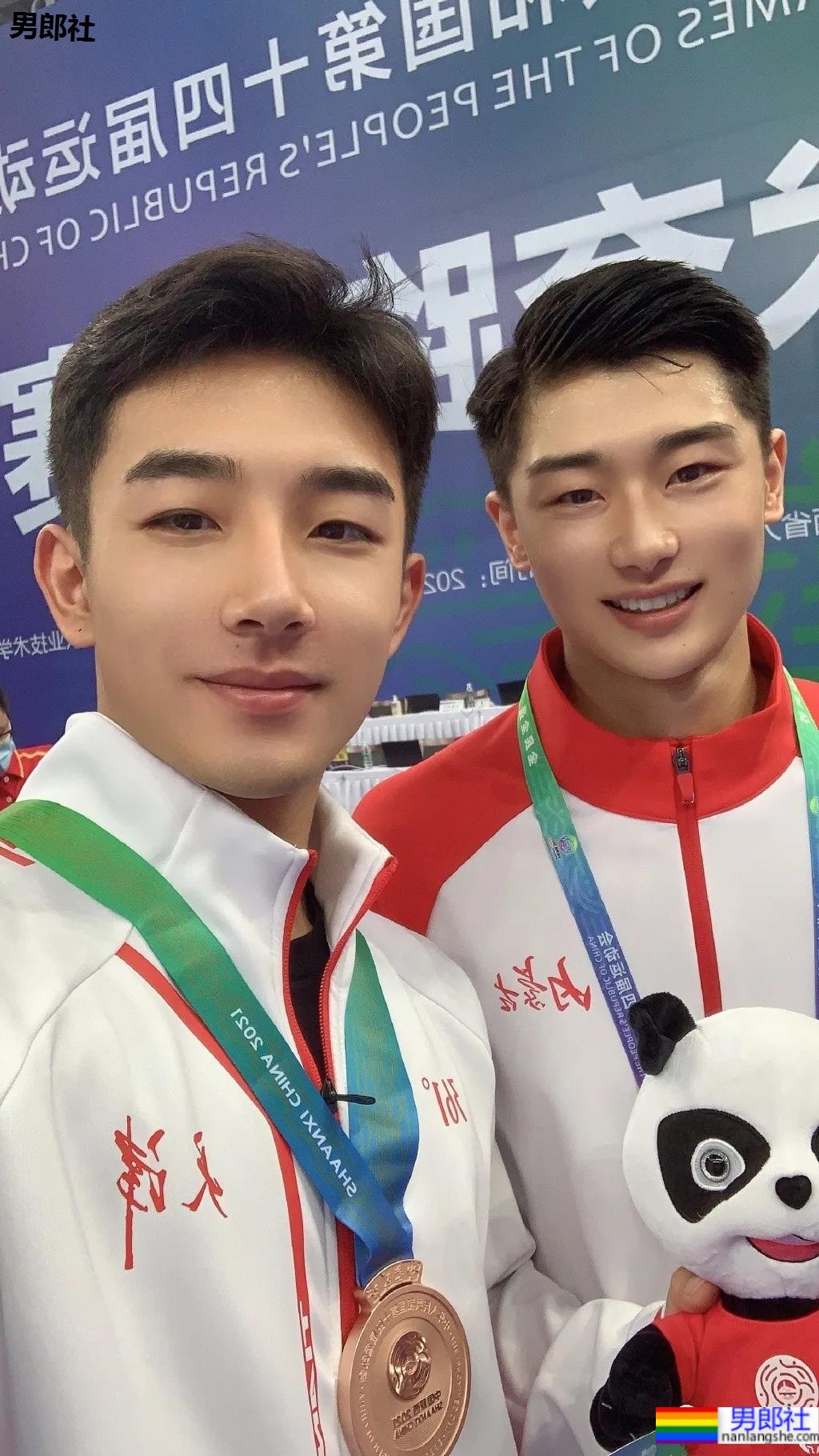 00后武术体育生火了!穿泳裤拍腱子肉写真,好一个翘屁嫩男! - 51虹马 00后武术体育生火了!穿泳裤拍腱子肉写真,好一个翘屁嫩男! - 51虹马