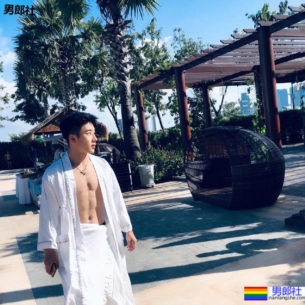 00后武术体育生火了!穿泳裤拍腱子肉写真,好一个翘屁嫩男! - 51虹马 00后武术体育生火了!穿泳裤拍腱子肉写真,好一个翘屁嫩男! - 51虹马