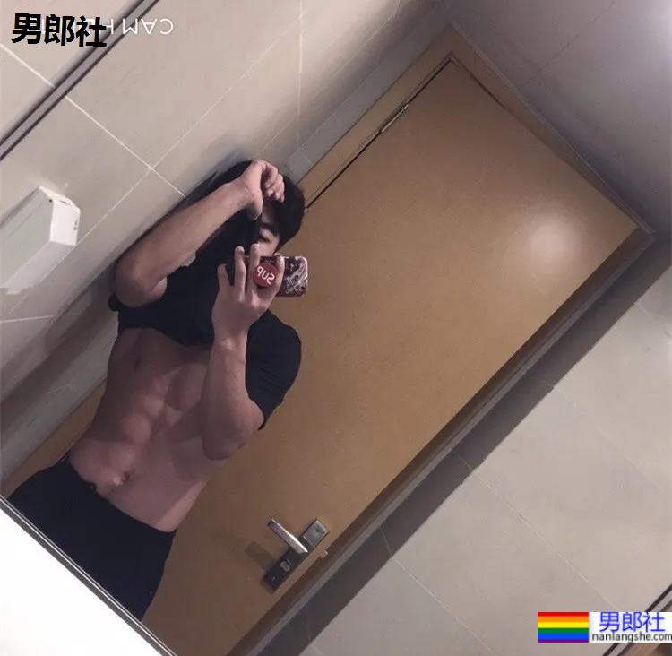 00后武术体育生火了!穿泳裤拍腱子肉写真,好一个翘屁嫩男! - 51虹马 00后武术体育生火了!穿泳裤拍腱子肉写真,好一个翘屁嫩男! - 51虹马