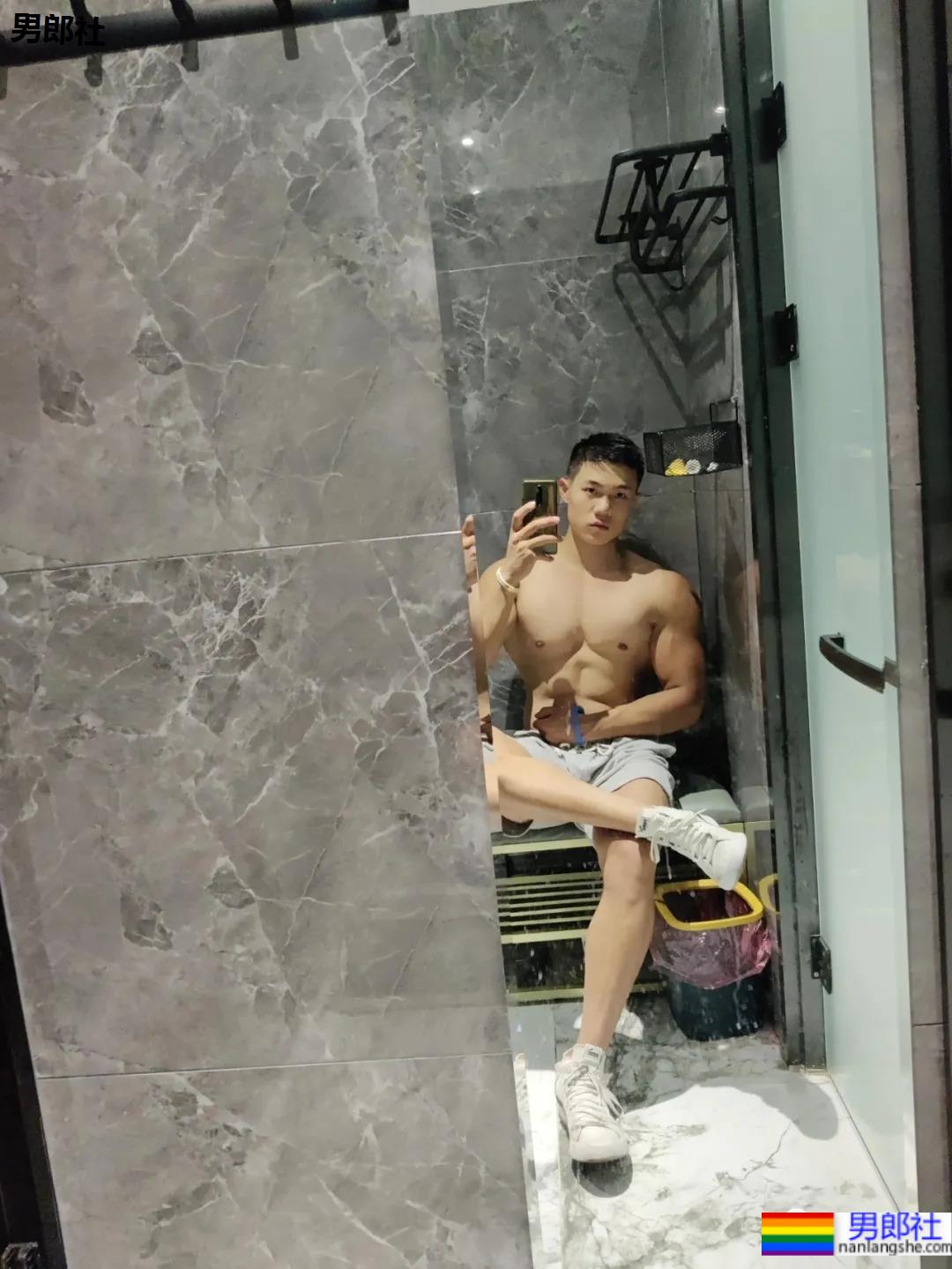 壮壮的筋肉大“胸”弟,颜值身材不输晏人物洪仕晟! - 51虹马 壮壮的筋肉大“胸”弟,颜值身材不输晏人物洪仕晟! - 51虹马