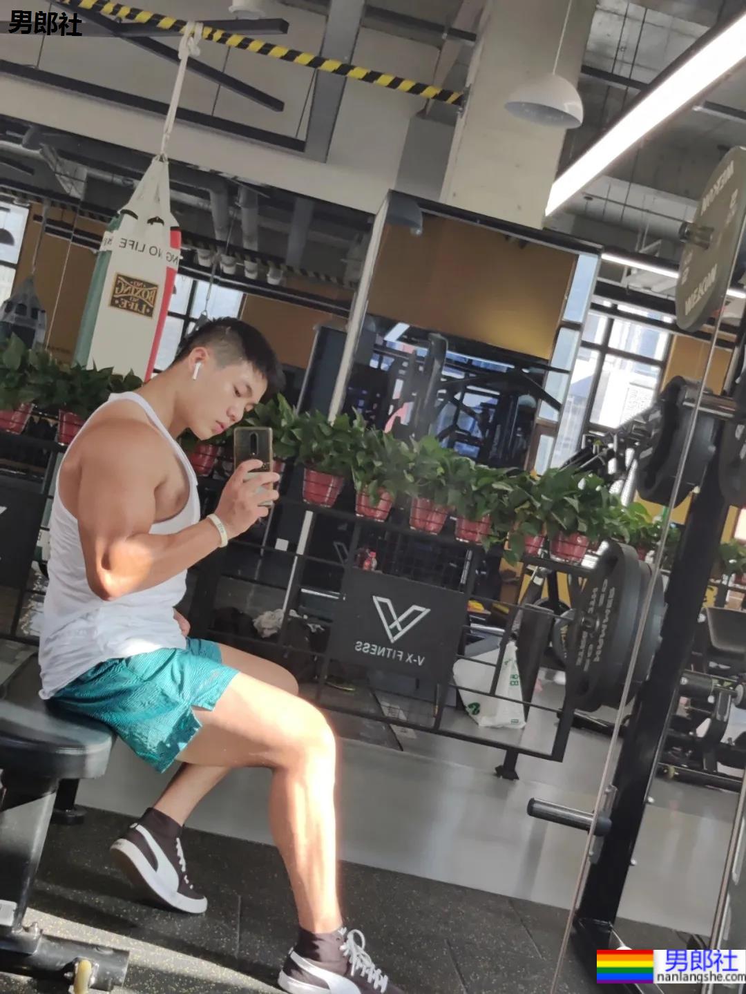 壮壮的筋肉大“胸”弟,颜值身材不输晏人物洪仕晟! - 51虹马 壮壮的筋肉大“胸”弟,颜值身材不输晏人物洪仕晟! - 51虹马