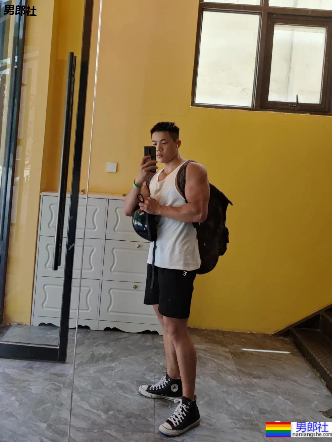 壮壮的筋肉大“胸”弟,颜值身材不输晏人物洪仕晟! - 51虹马 壮壮的筋肉大“胸”弟,颜值身材不输晏人物洪仕晟! - 51虹马