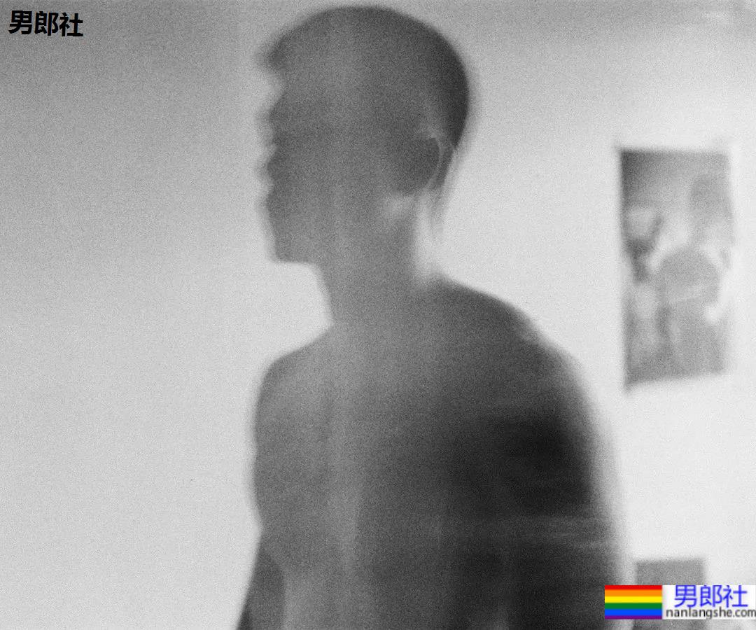 肌肉咖啡师小哥火了,网友:想尝尝他的牛奶特调! - 51虹马 肌肉咖啡师小哥火了,网友:想尝尝他的牛奶特调! - 51虹马