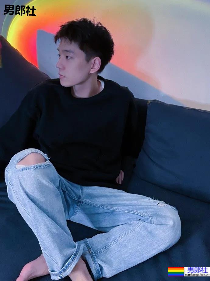 重庆阳光干净的奶狗小哥哥,他把少年感拉满了! - 51虹马 重庆阳光干净的奶狗小哥哥,他把少年感拉满了! - 51虹马