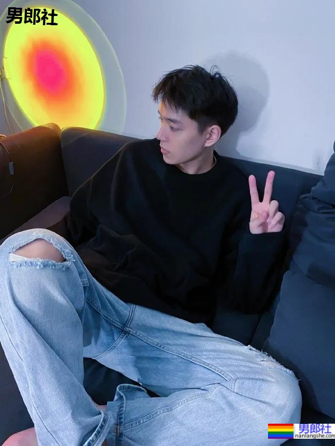 重庆阳光干净的奶狗小哥哥,他把少年感拉满了! - 51虹马 重庆阳光干净的奶狗小哥哥,他把少年感拉满了! - 51虹马