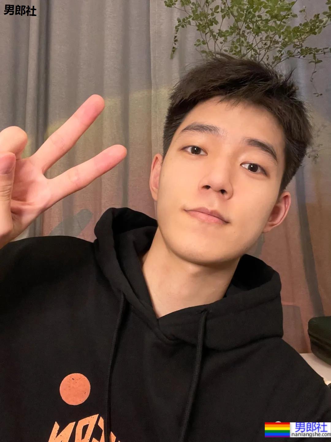 重庆阳光干净的奶狗小哥哥,他把少年感拉满了! - 51虹马 重庆阳光干净的奶狗小哥哥,他把少年感拉满了! - 51虹马