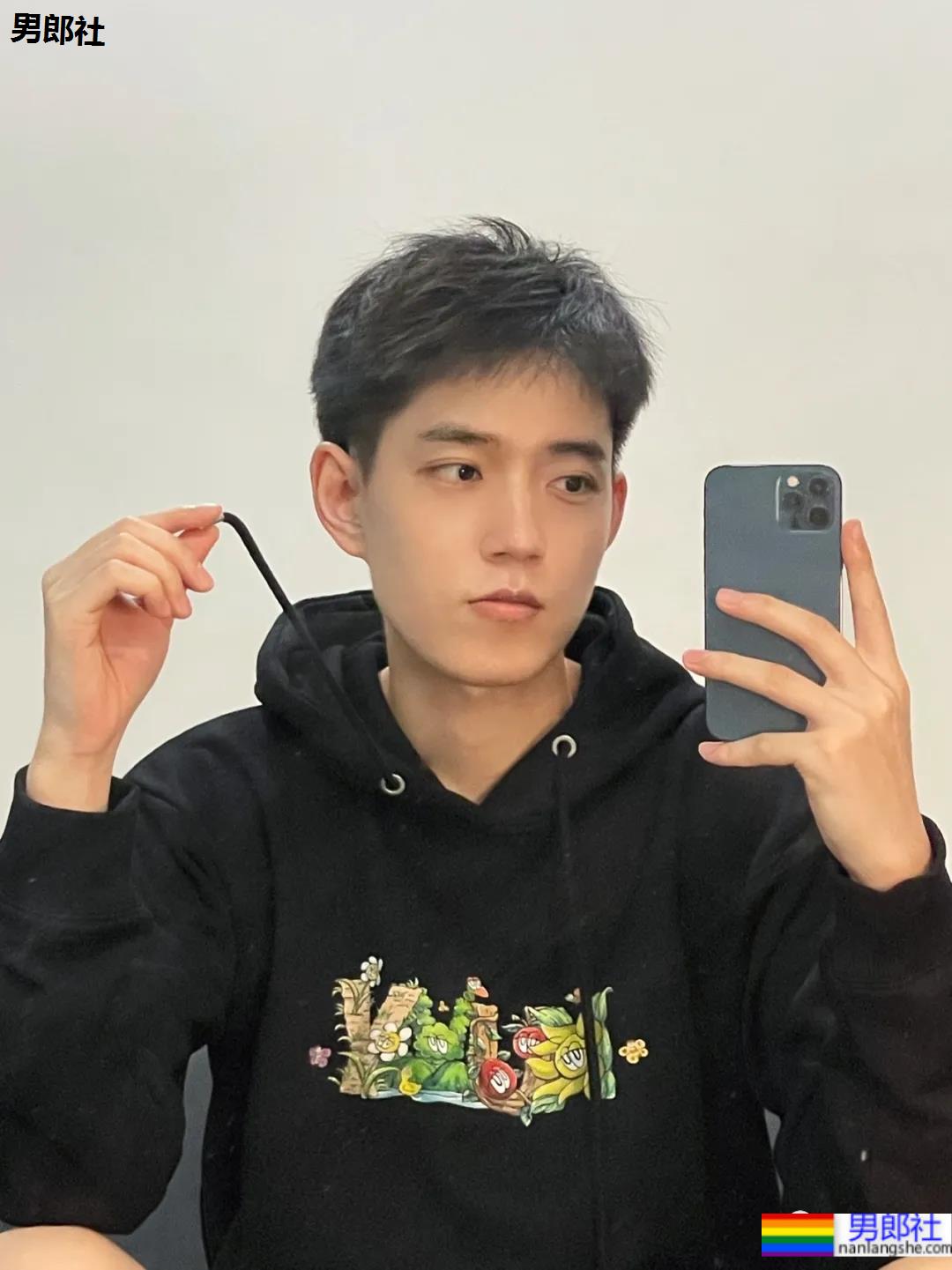 重庆阳光干净的奶狗小哥哥,他把少年感拉满了! - 51虹马 重庆阳光干净的奶狗小哥哥,他把少年感拉满了! - 51虹马