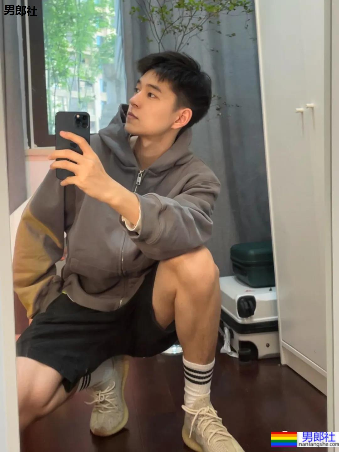 重庆阳光干净的奶狗小哥哥,他把少年感拉满了! - 51虹马 重庆阳光干净的奶狗小哥哥,他把少年感拉满了! - 51虹马