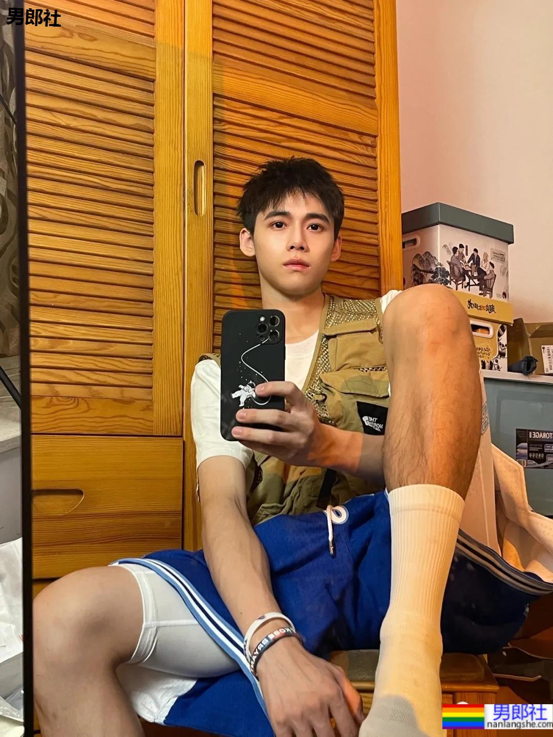 奶狗版蜘蛛侠，高颜值白净小哥哥也太可了! - 51虹马