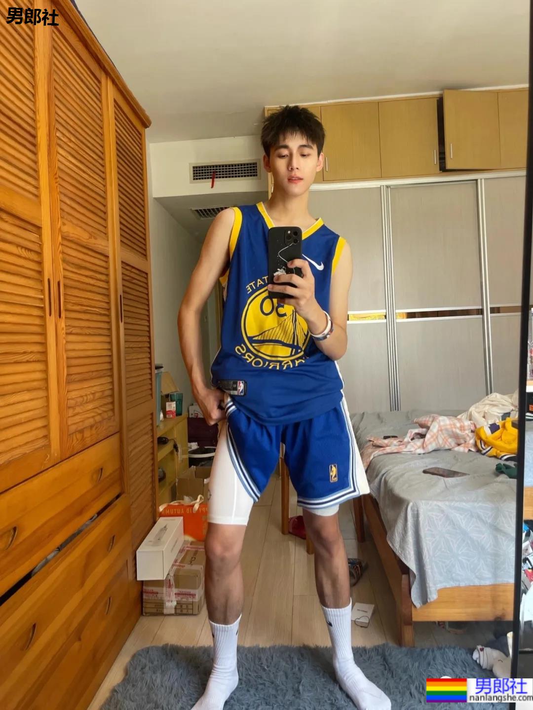 奶狗版蜘蛛侠，高颜值白净小哥哥也太可了! - 51虹马