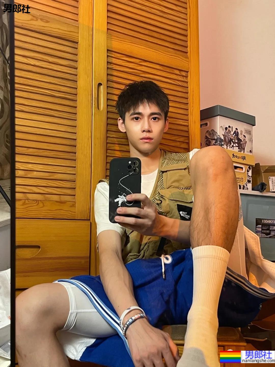 奶狗版蜘蛛侠，高颜值白净小哥哥也太可了! - 51虹马