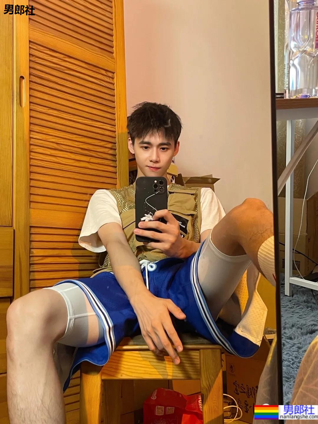 奶狗版蜘蛛侠，高颜值白净小哥哥也太可了! - 51虹马