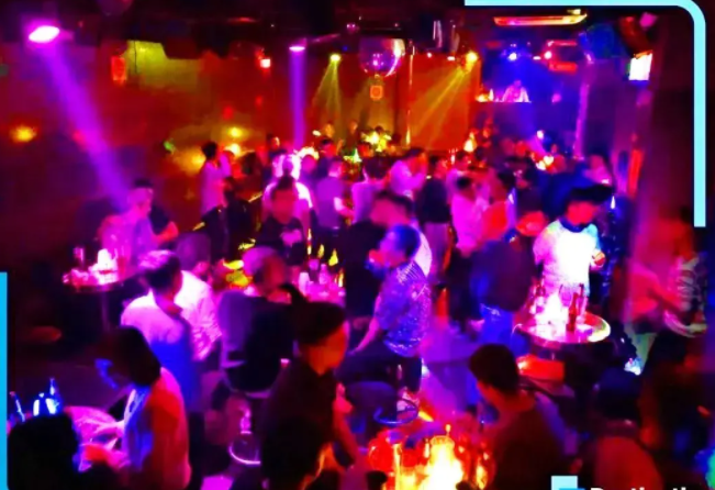 我和我妈在同志酒吧的疯狂一夜-51虹马