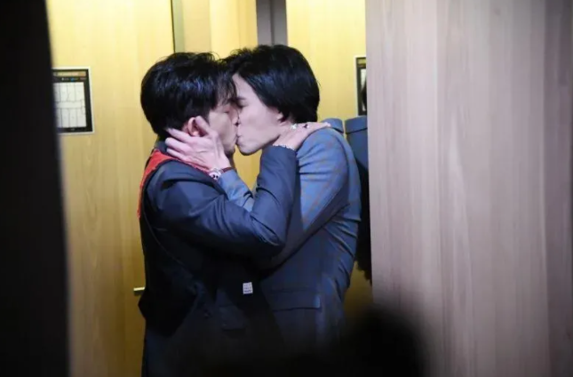 林禹饰演同志掰弯直男!男男床戏宛若饿虎扑羊! - 51虹马 林禹饰演同志掰弯直男!男男床戏宛若饿虎扑羊! - 51虹马