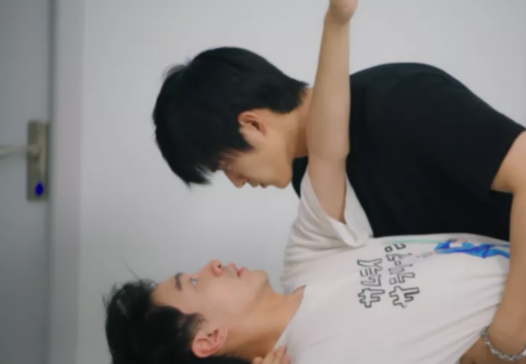 伪骨科好甜蜜！军中故事。。。 - 51虹马