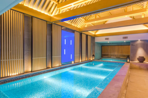 北京汤悦温泉拒绝两位变装艺术家入内，称他们为“人妖” - 51虹马