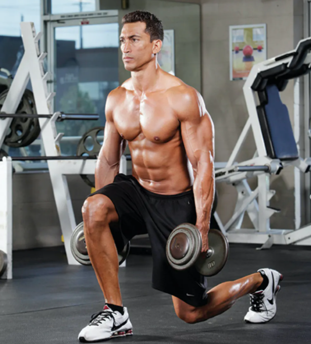 一个小技巧让你更好的做箭步蹲-51虹马