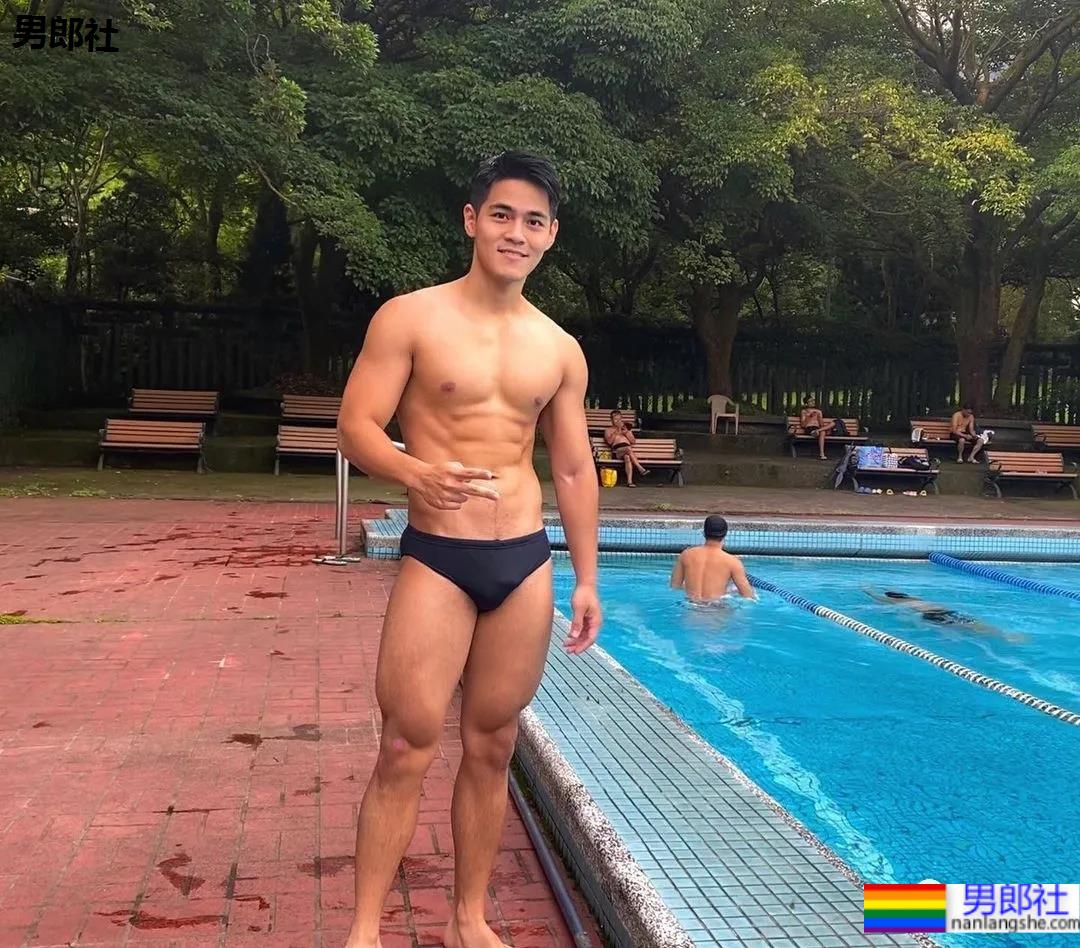 为什么网红肌肉男都爱穿紧身衣？！ - 51虹马