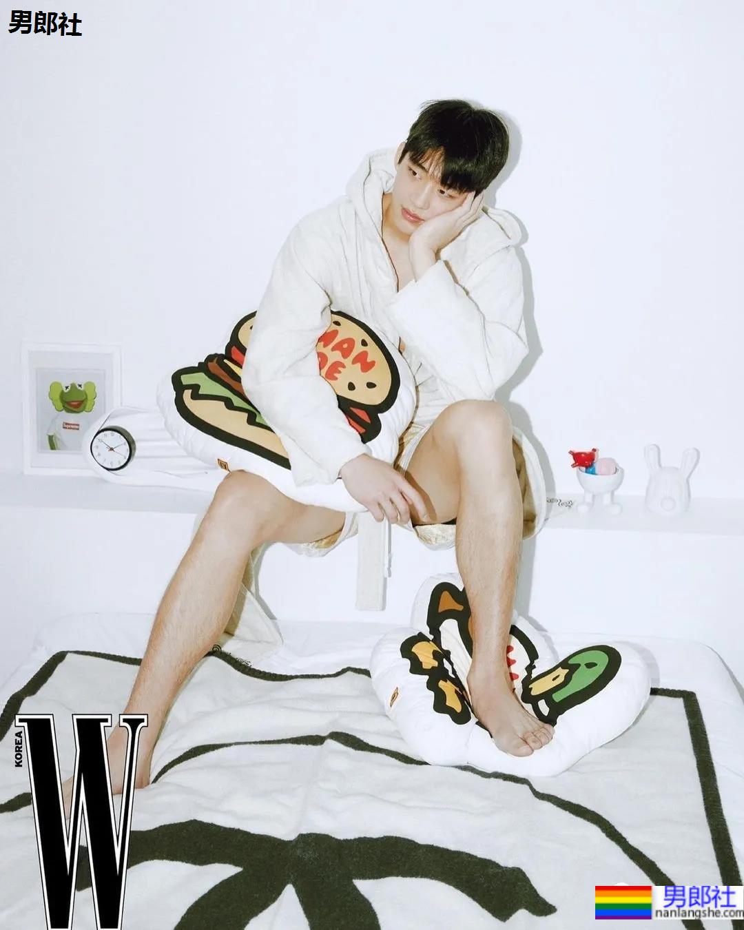 02年204CM篮球体育生小鲜肉，颜正条顺大长腿弟弟也太可了吧！ - 51虹马