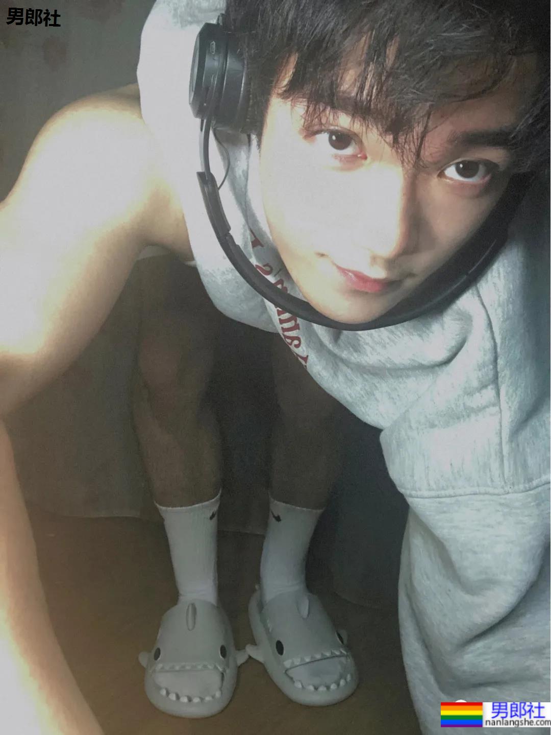 超好看的重庆肌肉小哥，这颜值这身材也太养眼了！ - 51虹马