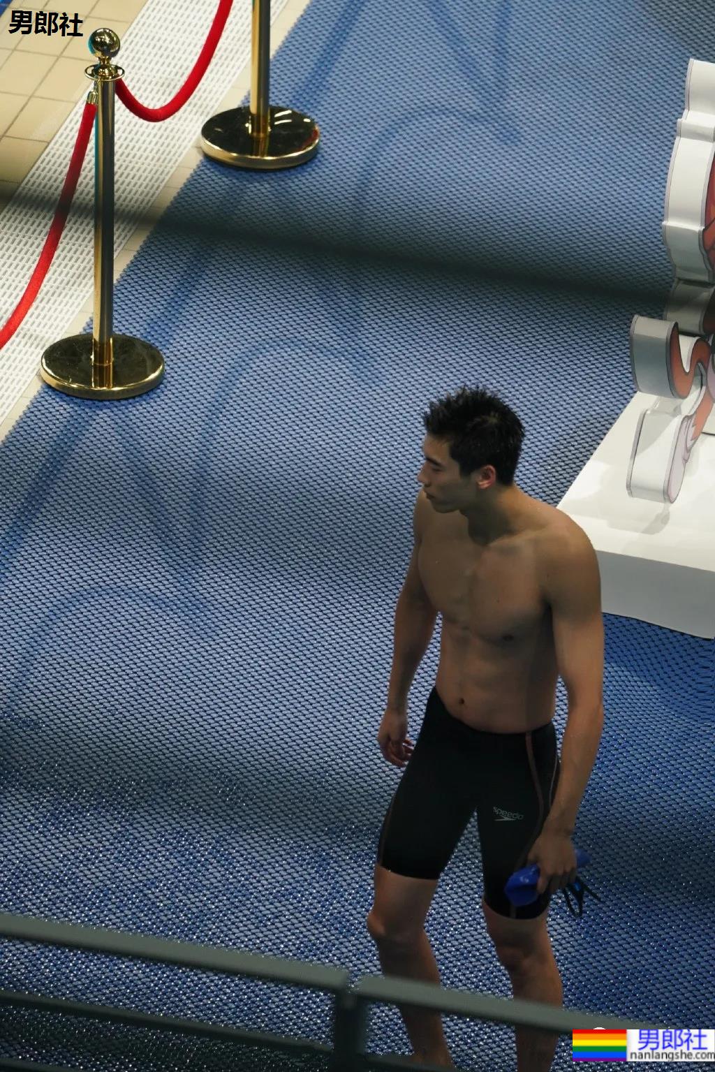 疯传网络的两位00后游泳帅哥,长腿腹肌小狼狗,终于体会到萧亚轩的双倍快乐了!! - 51虹马 疯传网络的两位00后游泳帅哥,长腿腹肌小狼狗,终于体会到萧亚轩的双倍快乐了!! - 51虹马