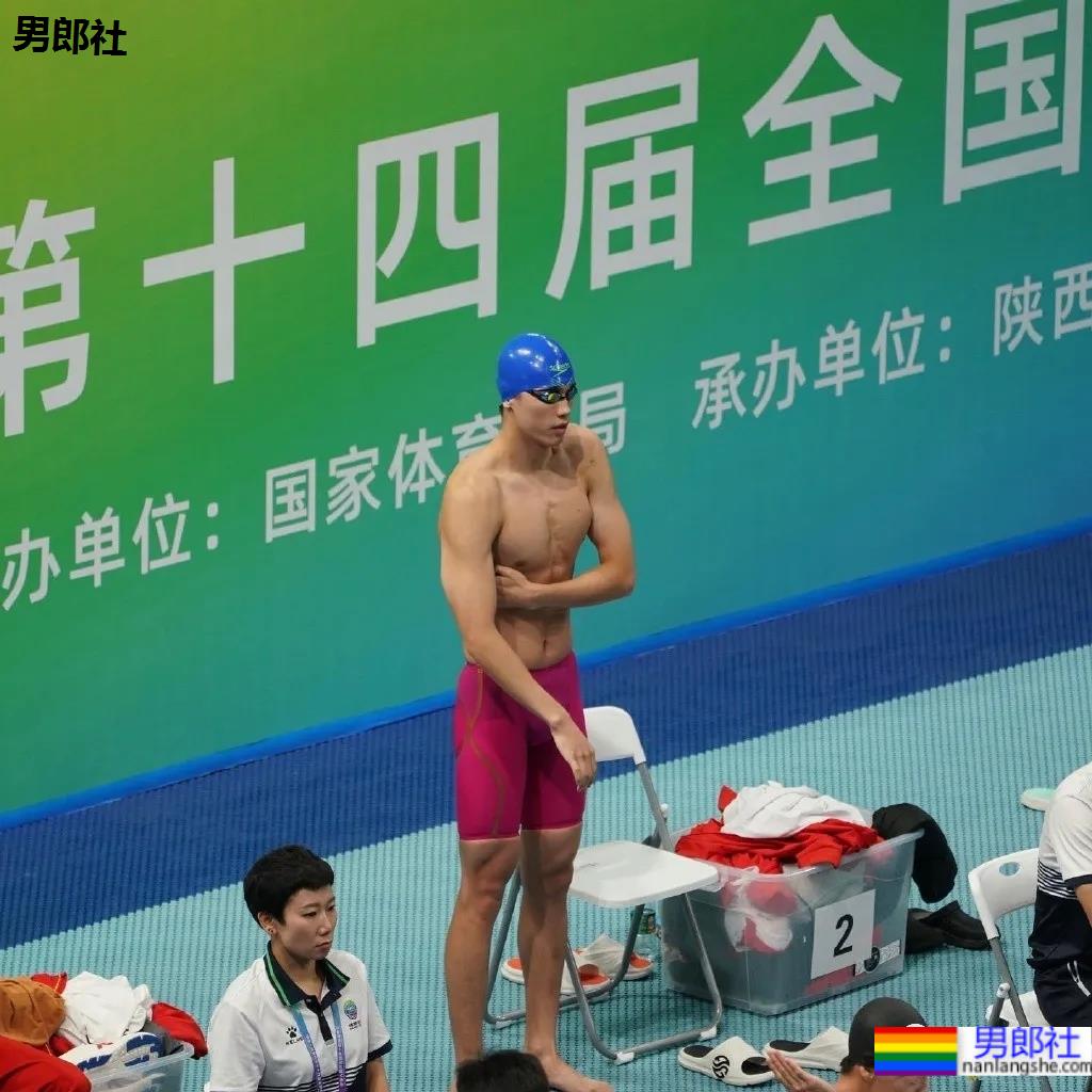 疯传网络的两位00后游泳帅哥,长腿腹肌小狼狗,终于体会到萧亚轩的双倍快乐了!! - 51虹马 疯传网络的两位00后游泳帅哥,长腿腹肌小狼狗,终于体会到萧亚轩的双倍快乐了!! - 51虹马